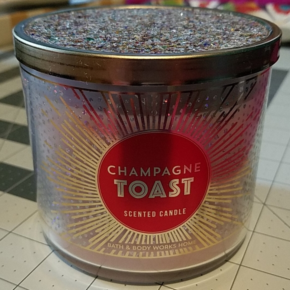 Bath & Body Works Other - Champagne toast scented candle